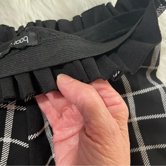 NWT boohoo Paperbag Waist Checkered Wide Leg Trouser Pants size 8 Black & White - Picture 8 of 8